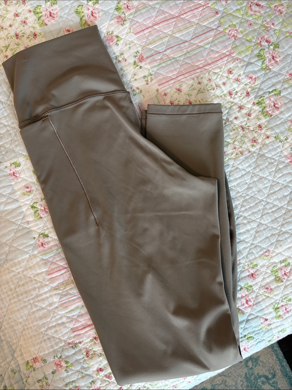 CALIA by Carrie Underwood High-Waist Leggings in Taupe - Picture 3 of 6
